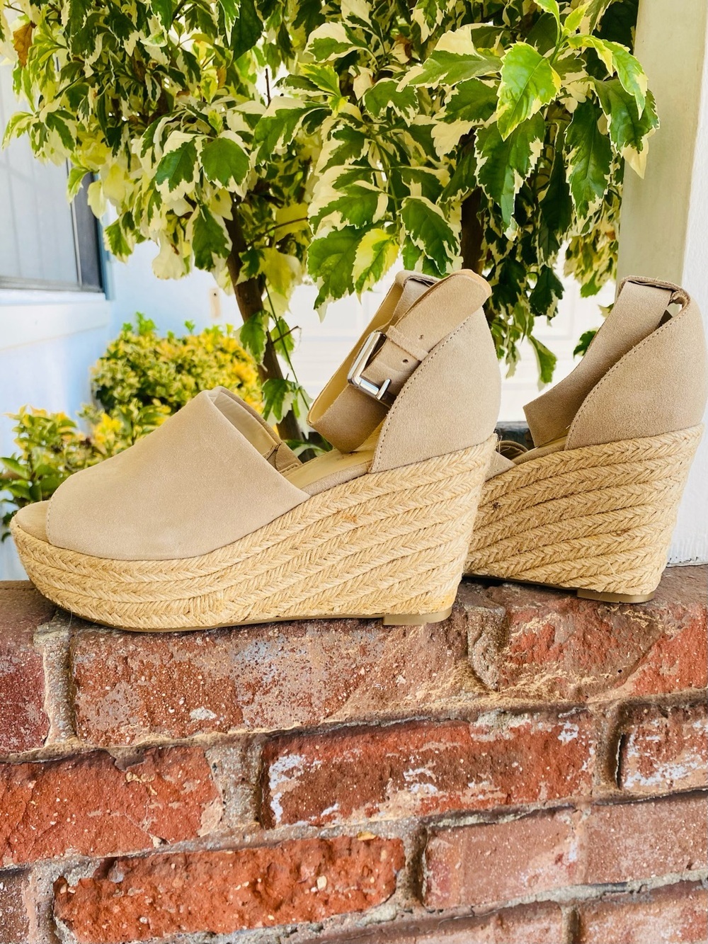 Marc Fisher Beige Suede Espadrille Platform Wedge Sandals Size 8M